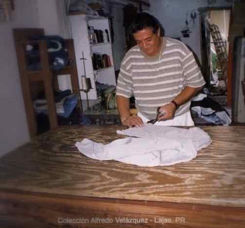 Mario Pérez, único sastre en Lajas