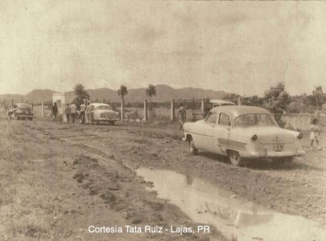 Construcción de verja y carretera del Cementerio Municipal