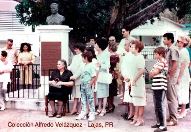 Instalación del busto dedicado a Enriquito Ramírez en el Parque Vivoni